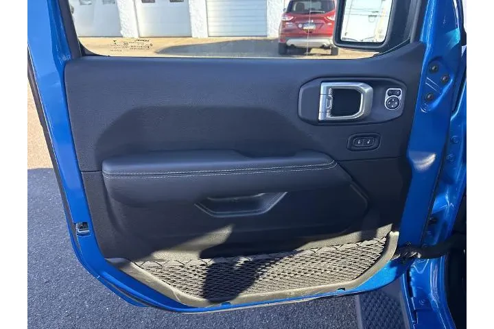 $31890 : Jeep Wrangler Unlimited 2022 image 10