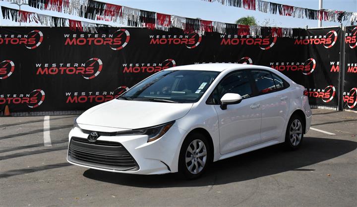 $19975 : Corolla LE image 3