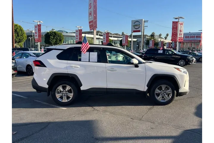 $25998 : Toyota RAV4 2022 XLE 4dr SUV image 7