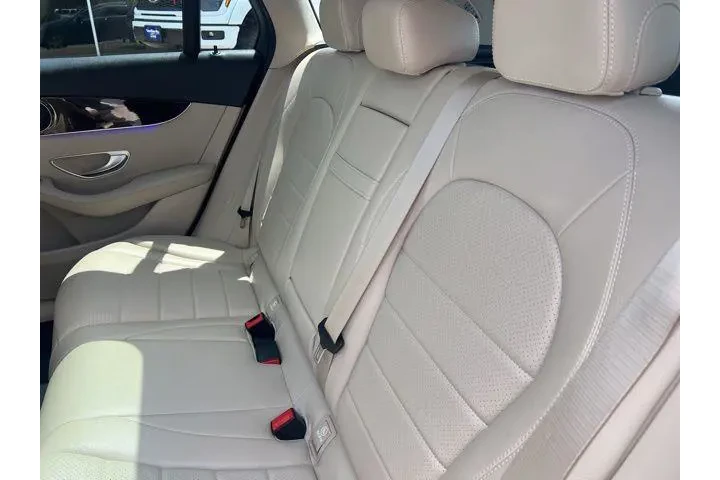 $27995 : Mercedes-Benz GLC 2022 GLC 3 image 3