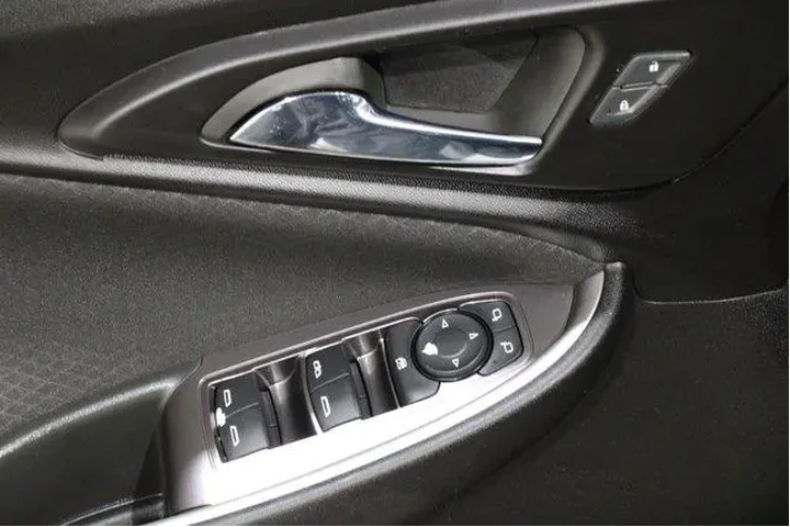 $20998 : Chevrolet Malibu 2023 LT 4dr image 7