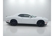 $21999 : Dodge Challenger 2019 SXT 2d thumbnail