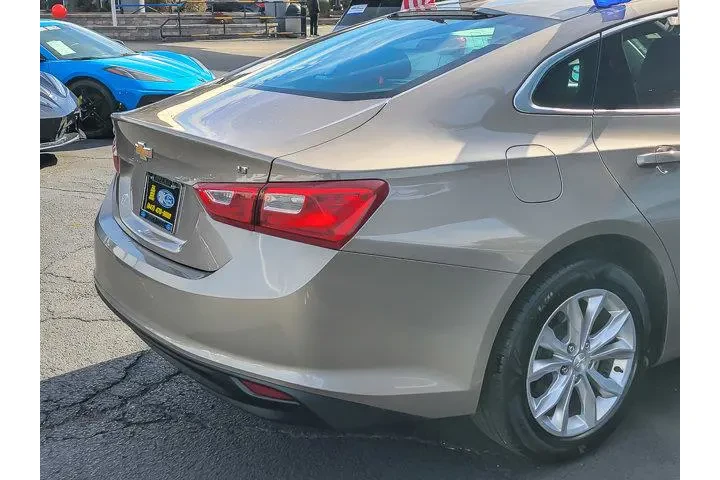 $21955 : Chevrolet Malibu 2023 LT 4dr image 7