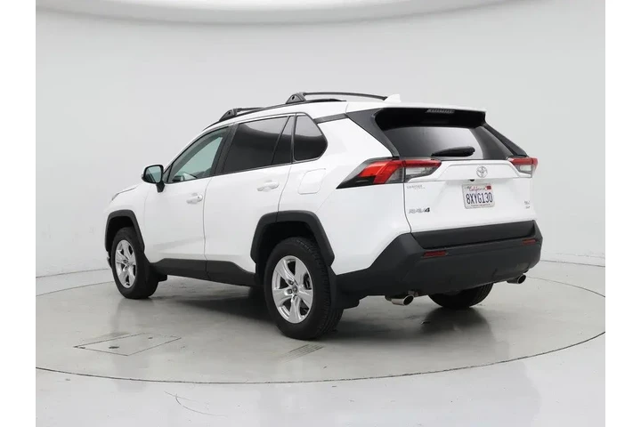 $26998 : Toyota RAV4 2021 AWD XLE 4dr image 2