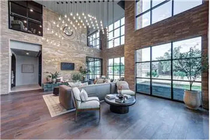 $2211 : Rental property with 2 bedro image 10