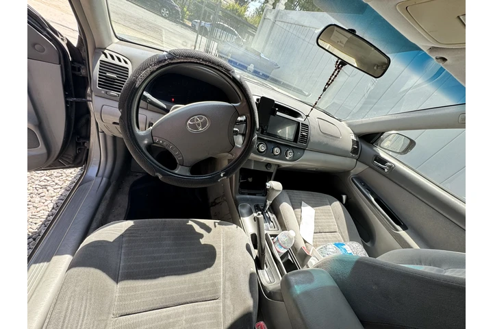 $1000 : Camry sedan SALVAGE image 2