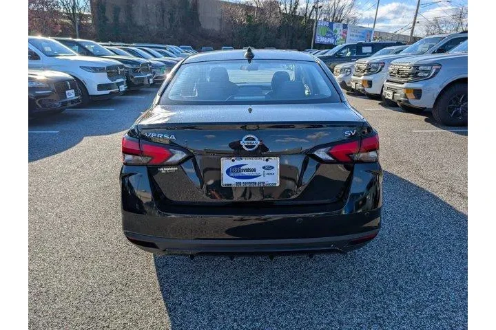 $13000 : Nissan Versa 2021 SV 4dr Sed image 5