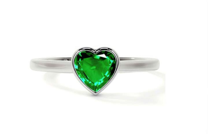 $1796 : Buy Bezel Real Emerald Ring image 4