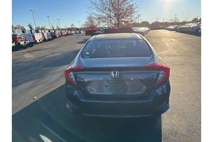 $14000 : Honda Civic 2016 LX 4dr Seda image 5