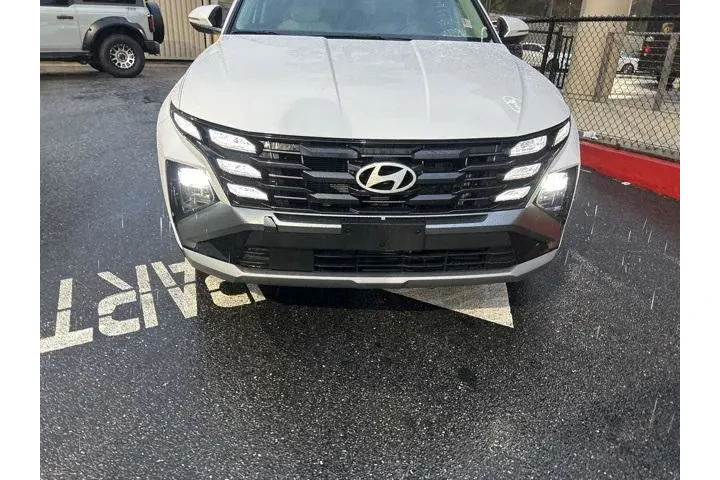 $32260 : Hyundai TUCSON Hybrid 2025 A image 2