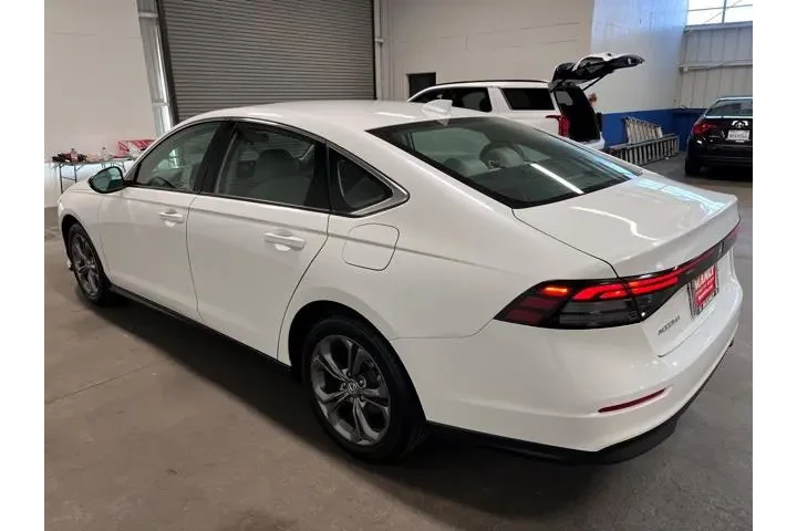 $26482 : Honda Accord 2024 EX 4dr Sed image 5