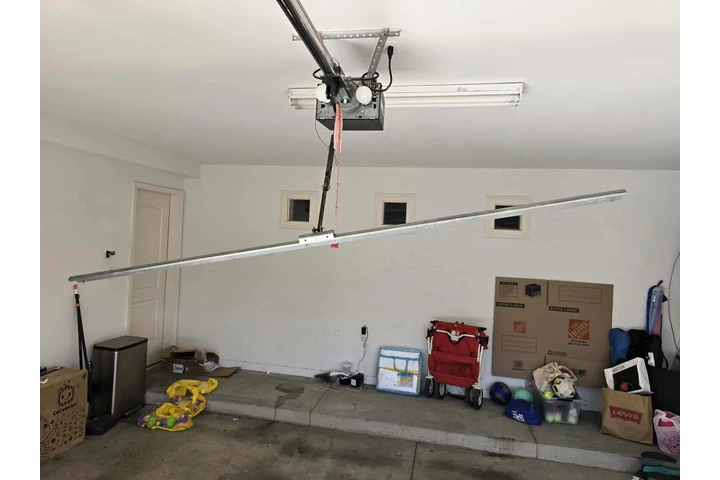 Garage door top section suppor image 1