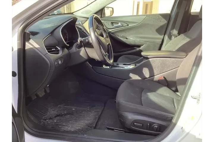 $13303 : Chevrolet Malibu 2019 RS 4dr image 8