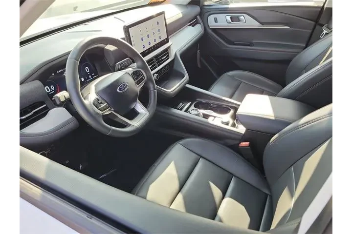 $39988 : Ford Explorer 2025 Active 4d image 1