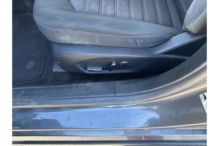 $13900 : Ford Fusion 2020 SE 4dr Seda image 5