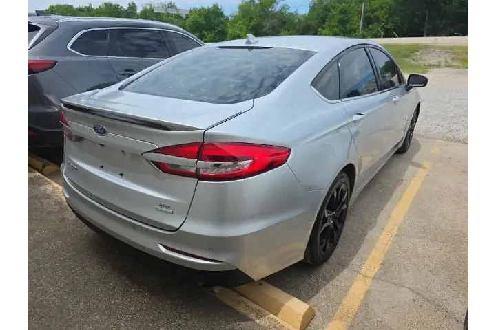 $13773 : Ford Fusion 2019 SE 4dr Seda image 3
