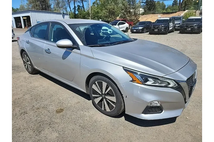 $17200 : Nissan Altima 2022 2.5 SV 4d image 8