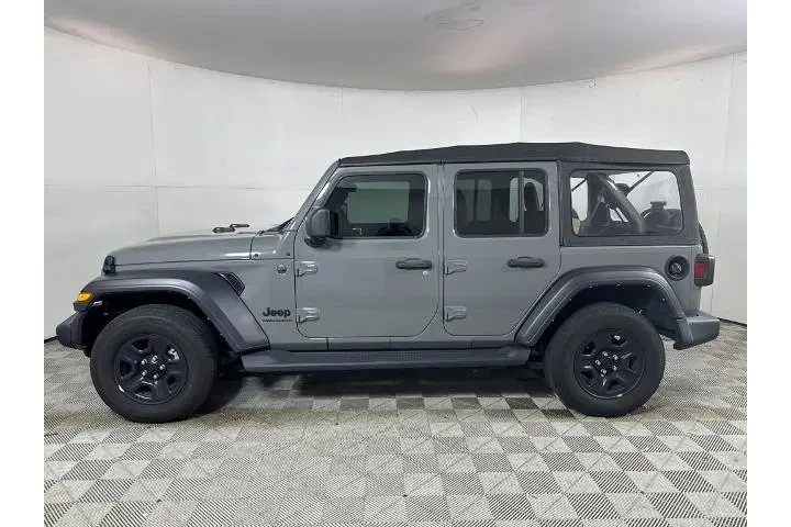 $27000 : Jeep Wrangler 2023 4x4 Sport image 7