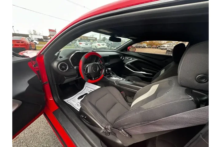 2017 Camaro LT image 7