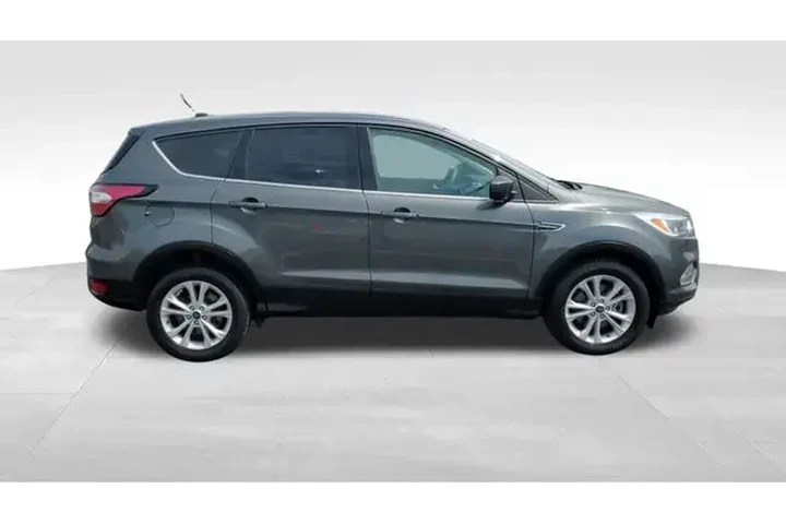 $7962 : Ford Escape 2017 SE 4dr SUV image 9
