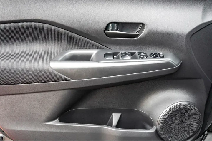 $20599 : Nissan Kicks Play 2025 S 4dr image 10