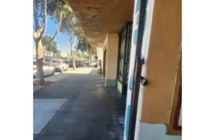 RENTO LOCAL PARA NEGOCIO image 3