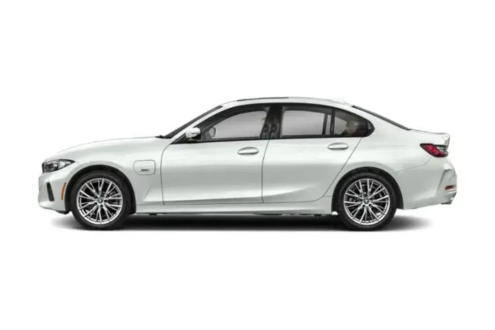 $34373 : BMW 3 Series 2024 330e 4dr S image 6