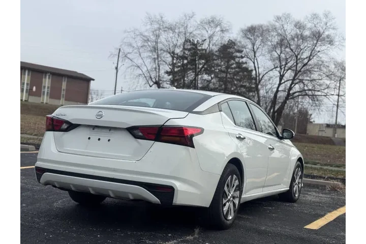 $9999 : 2019 Altima 2.5 S image 8