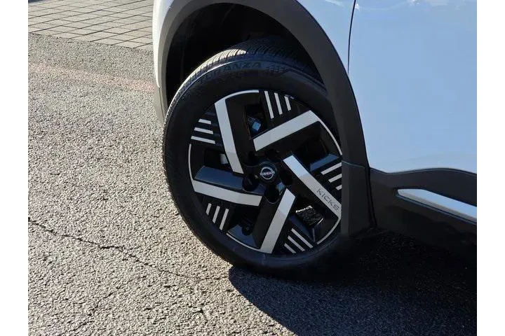 $20995 : Nissan Kicks 2025 SV 4dr Cro image 8