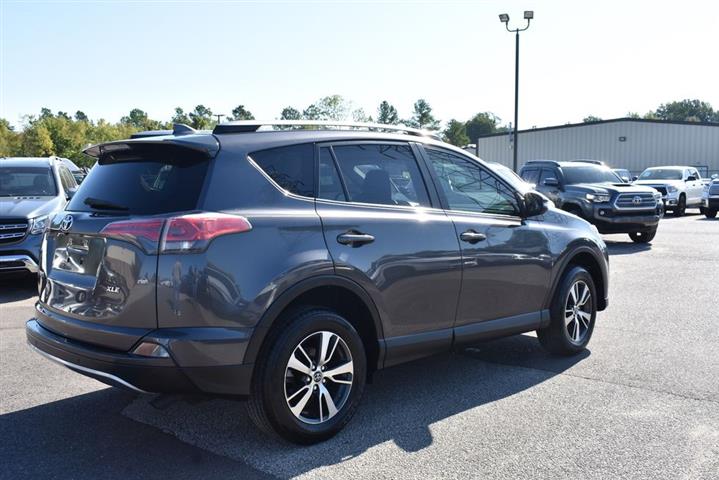 2018 RAV4 XLE image 10