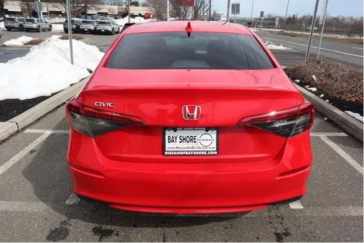 $19594 : Honda Civic 2024 LX 4dr Seda image 6