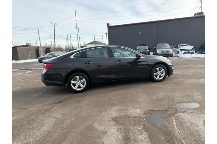 $17980 : Chevrolet Malibu 2023 LT 4dr image 6