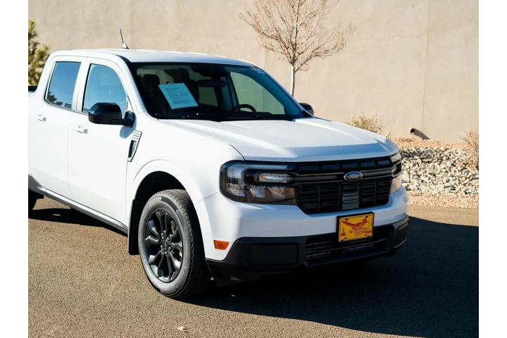 $34988 : 2024 Maverick LARIAT image 1