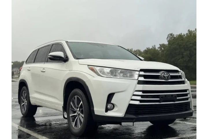$17999 : 2017 Highlander XLE image 2
