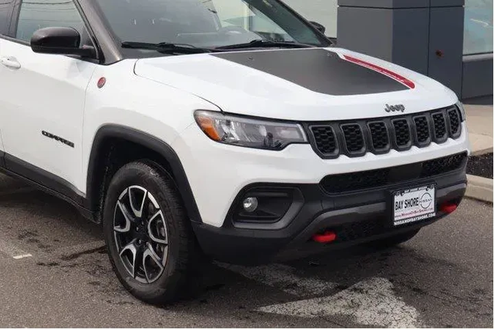 $21540 : Jeep Compass 2024 4x4 Trailh image 4