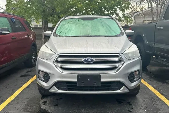 $12995 : Ford Escape 2018 AWD SE 4dr image 2
