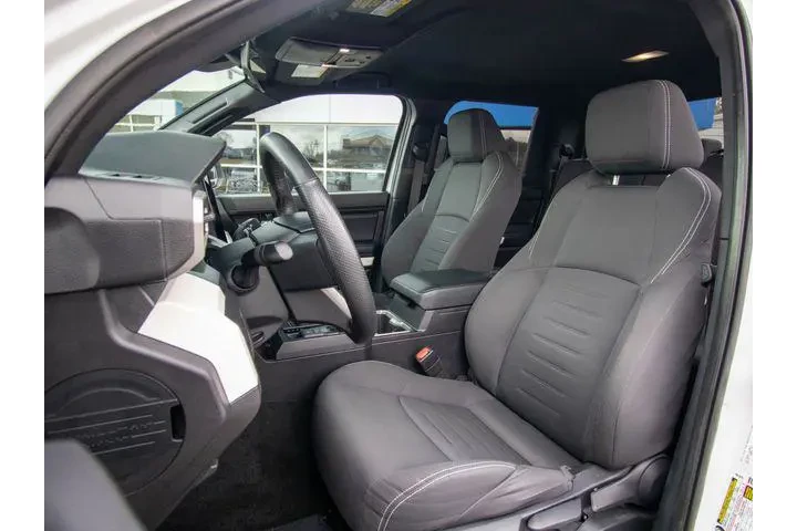 $37965 : Toyota Tacoma 2024 4x4 TRD O image 8