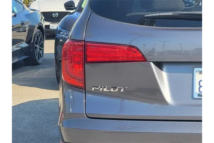 $15488 : Honda Pilot 2016 LX 4dr SUV image 6