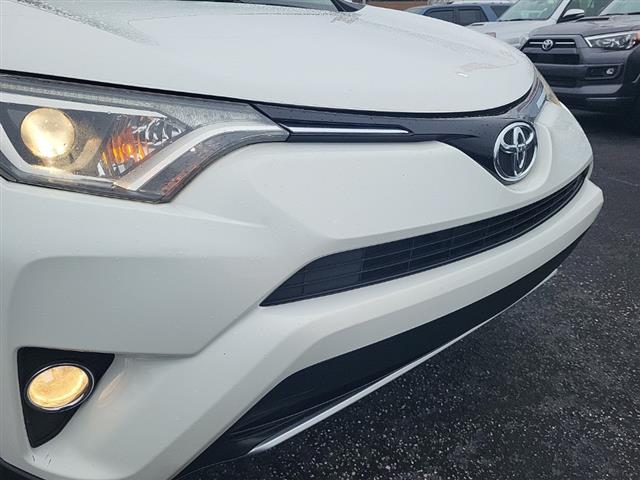 $9990 : PRE-OWNED 2016 TOYOTA RAV4 XLE image 10