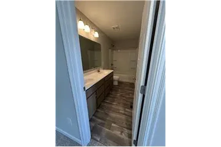 $2695 : Rental property with 3 bedro image 6