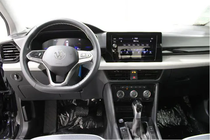 $26991 : Volkswagen Taos 2025 AWD S 4 image 2