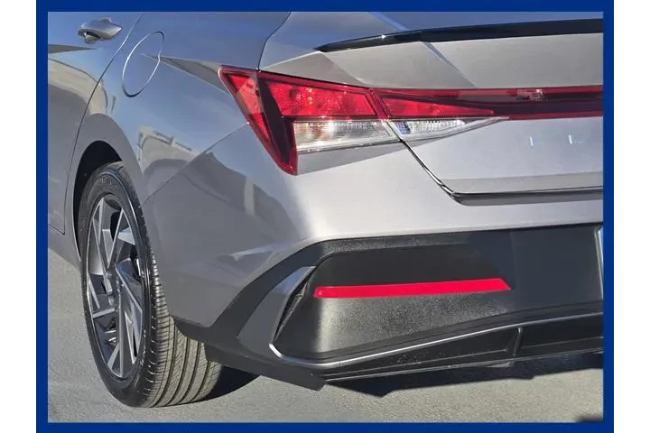 $19984 : Hyundai ELANTRA 2025 SEL Spo image 9