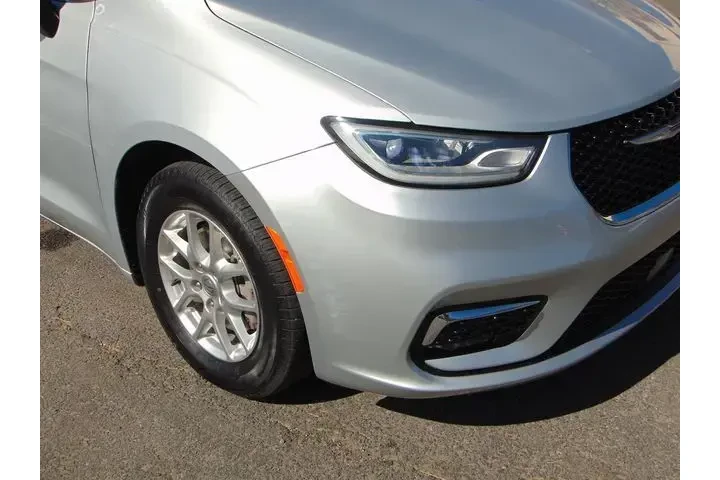 $22400 : Chrysler Pacifica 2023 Touri image 2