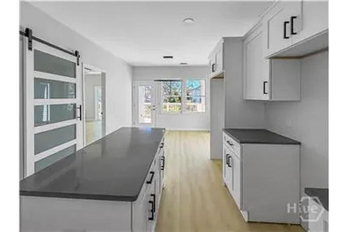 $2200 : Rental property with 3 bedro image 8