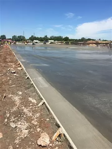Manuel concrete image 1