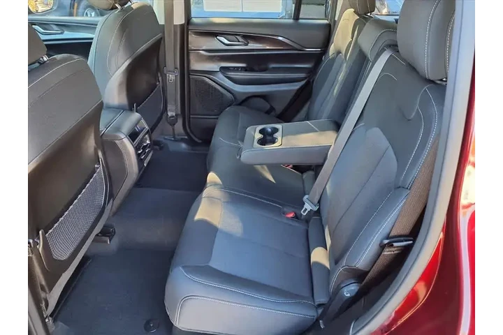 $23400 : Jeep Grand Cherokee 2023 4x2 image 10