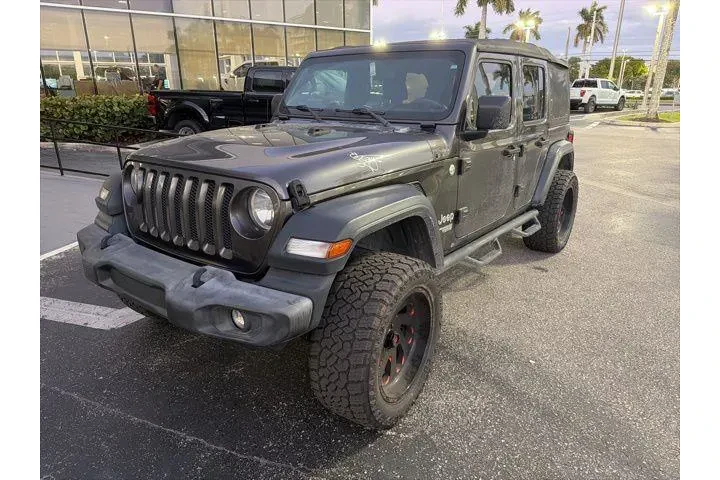 $14997 : Jeep Wrangler Unlimited 2018 image 4