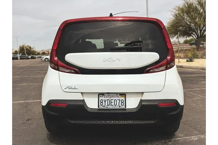 $11997 : Kia Soul 2022 LX 4dr Crossov image 4