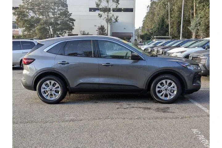 $16988 : Ford Escape 2024 Active 4dr image 4