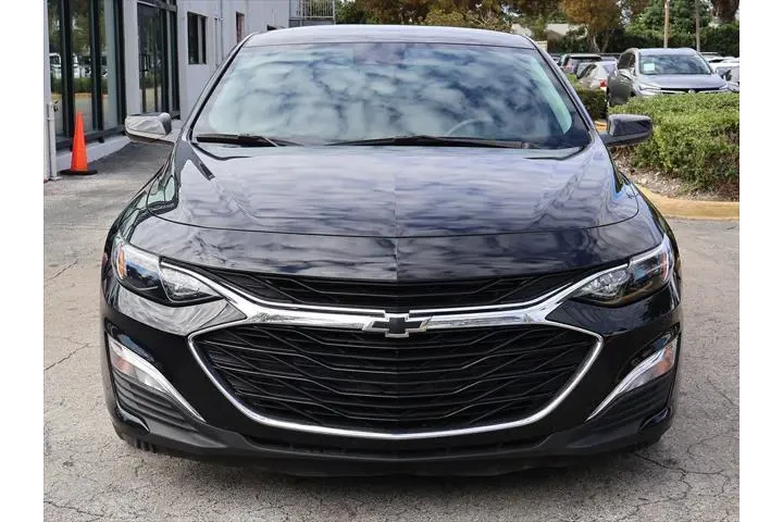 $17990 : Chevrolet Malibu 2024 RS 4dr image 9